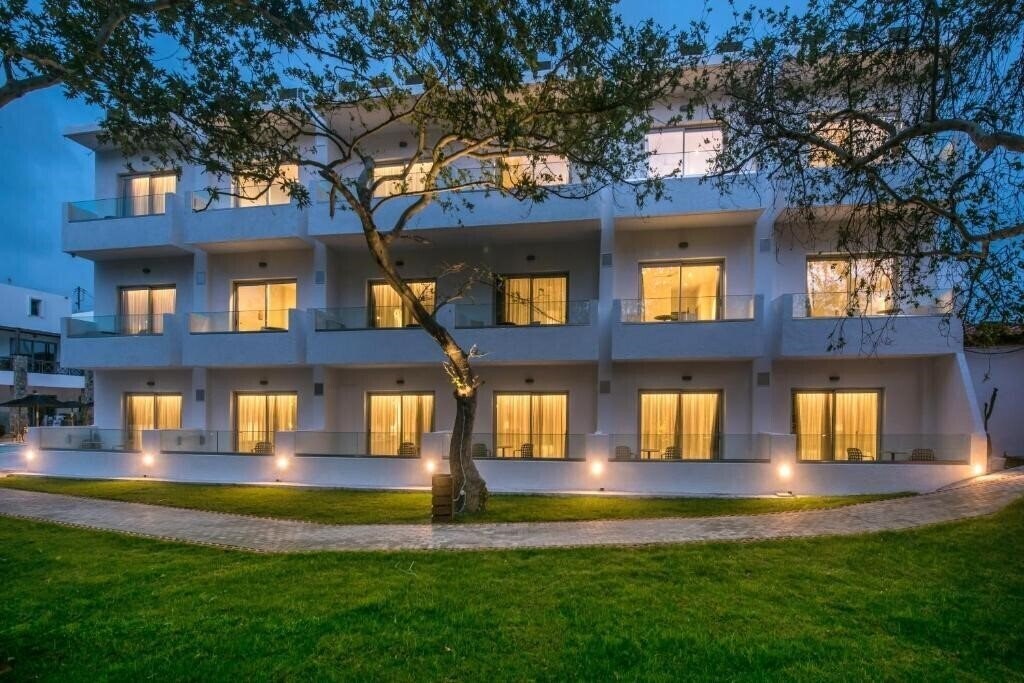 Апартаменти South Coast 3*