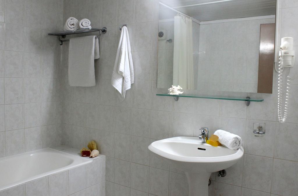 Вид Latania Studios Apartments 3*