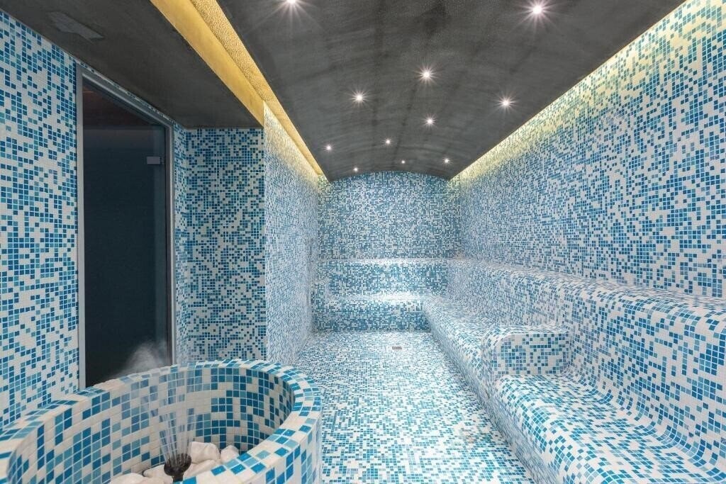 Апартаменты The Artemis Palace 4*