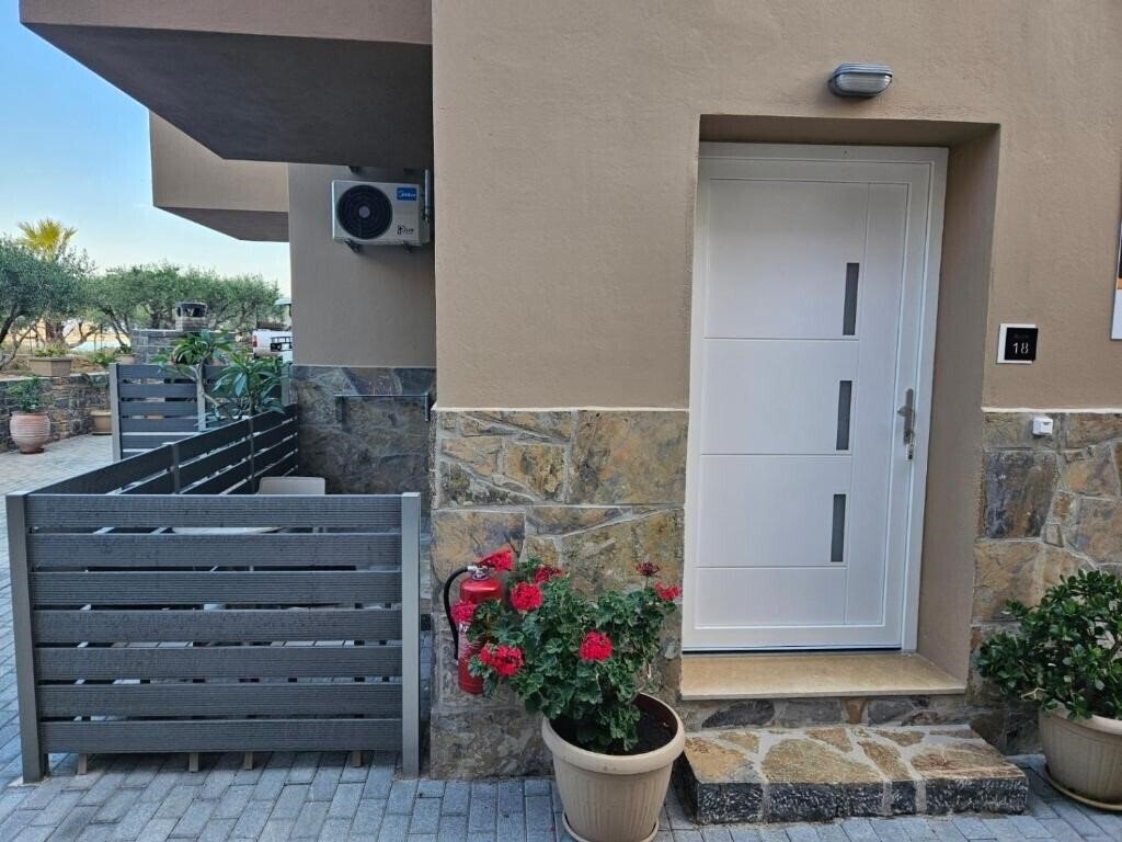 Вид Elounda Sunrise Apartments 3*