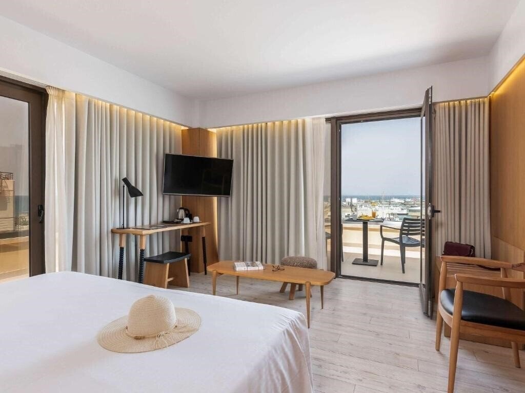 Вид Ibis Style Central Hotel Heraklion 4*