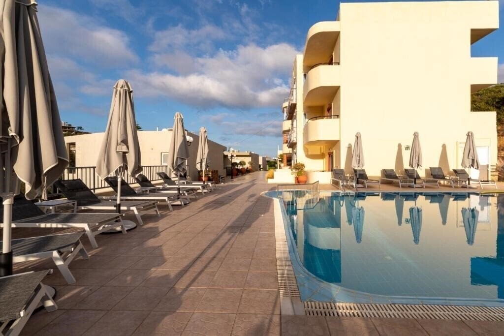 Готель Elpis Studios & Apartments апартаменты