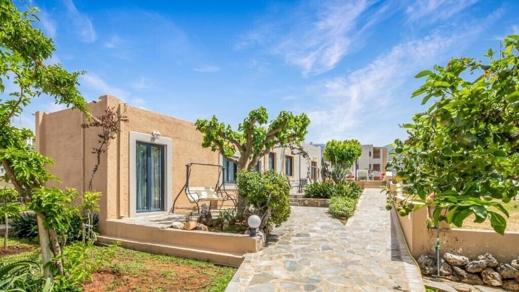 Апартаменты Garden Haven 3*