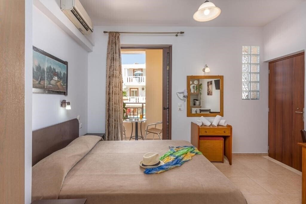 Територія Galini Hotel Anissaras 3*