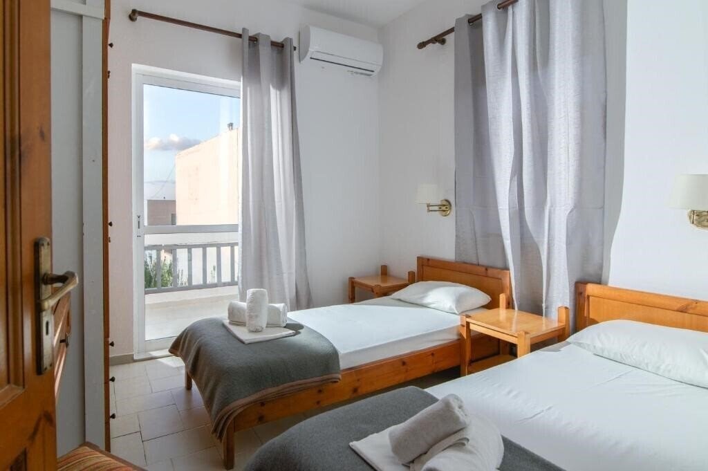 Фотографія Haris Apartments Hersonissos 3*