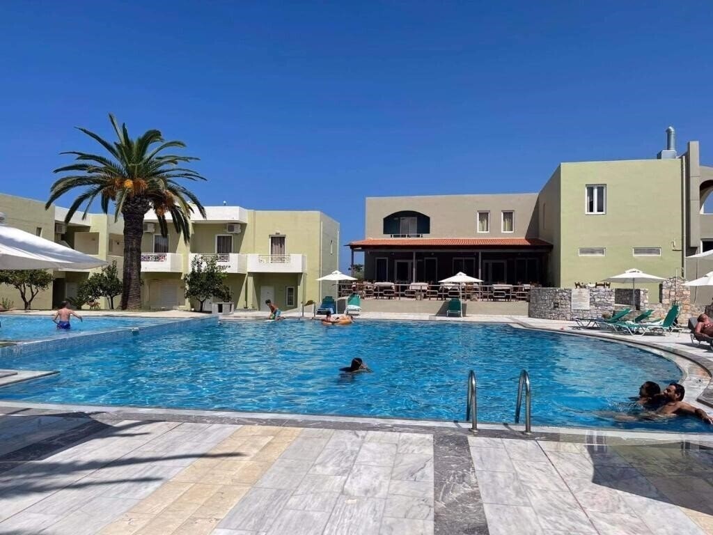 Территория Vardis Olive Garden 2*