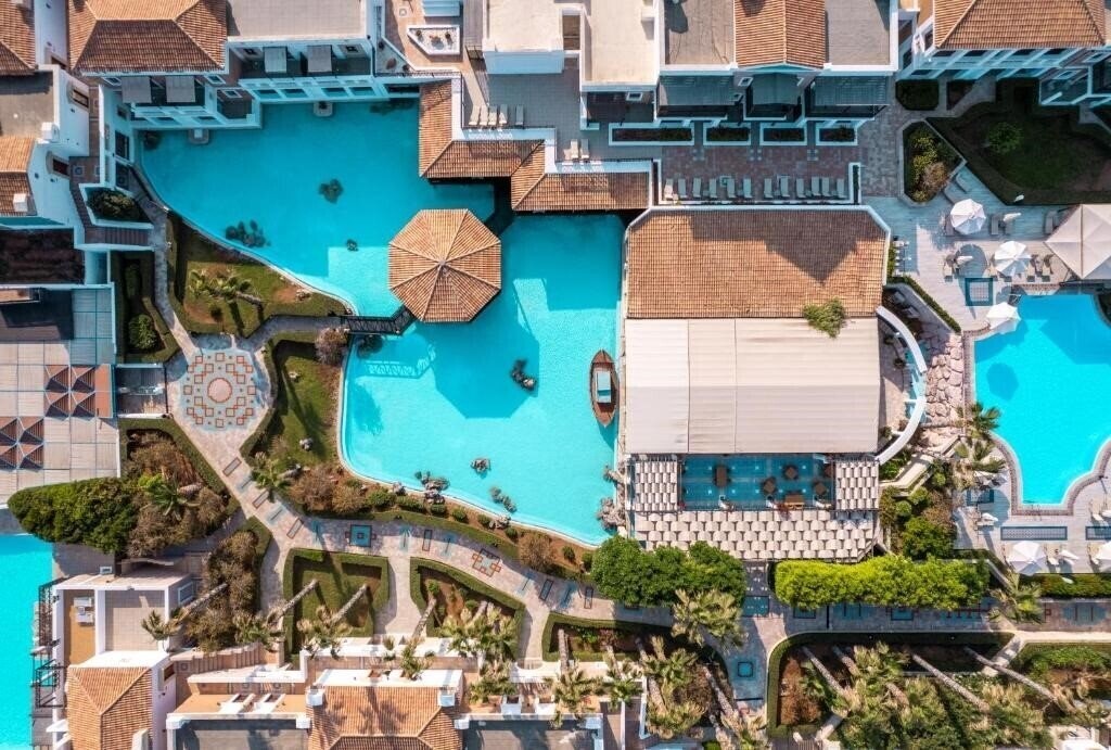 Территория Mitsis Royal Mare 5*