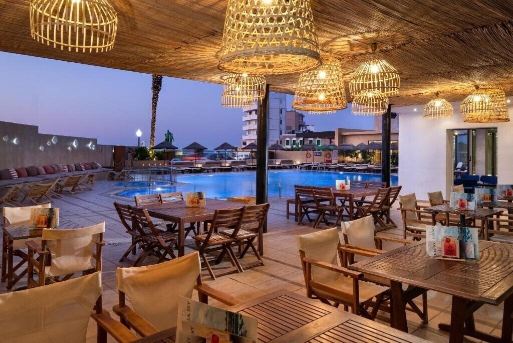 Територія Blue Sky Beach Hotel 3*