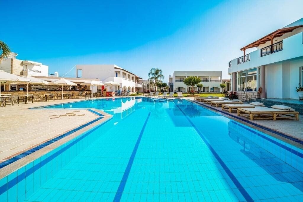 Территория Maria Rousse Hotel 3*