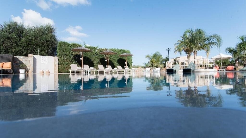 Територія Mirage Studios 1*