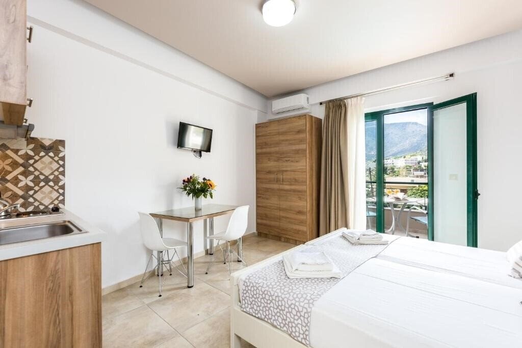 Территория Amalia Apartments & Studios 3*