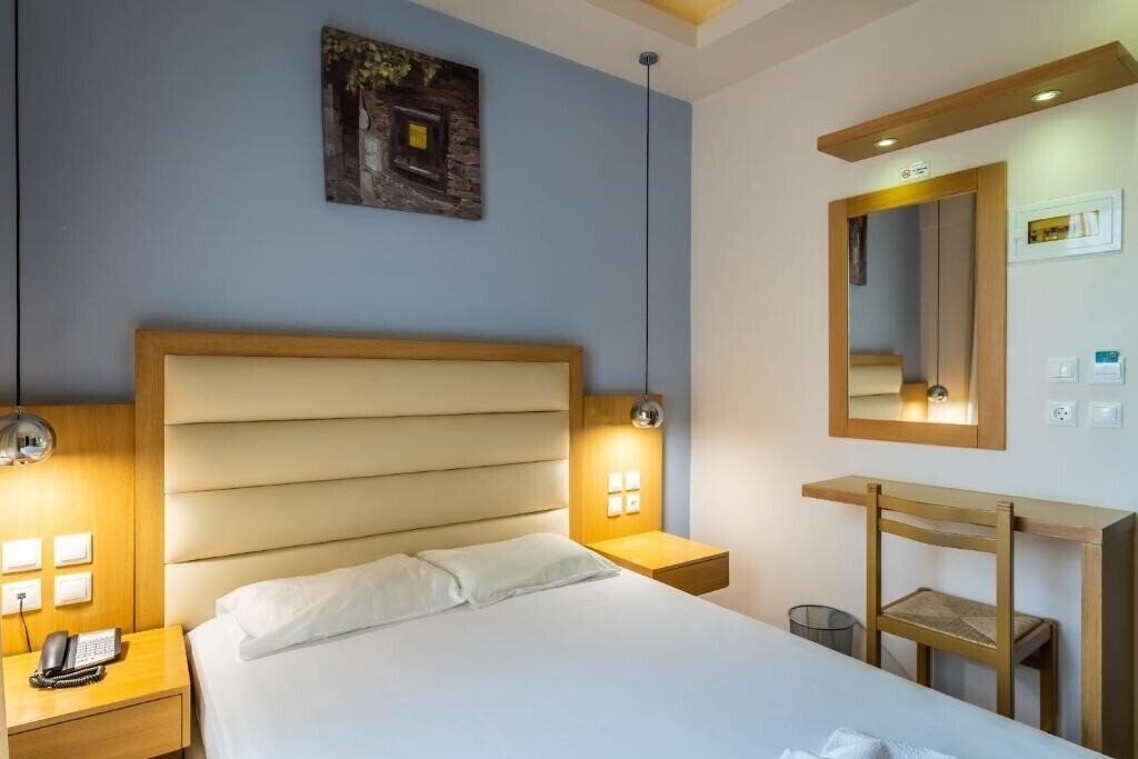 Панорама Pantheon Hotel 4*