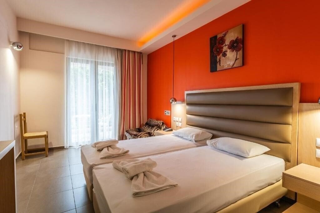 Апартаменты Pantheon Hotel 4*