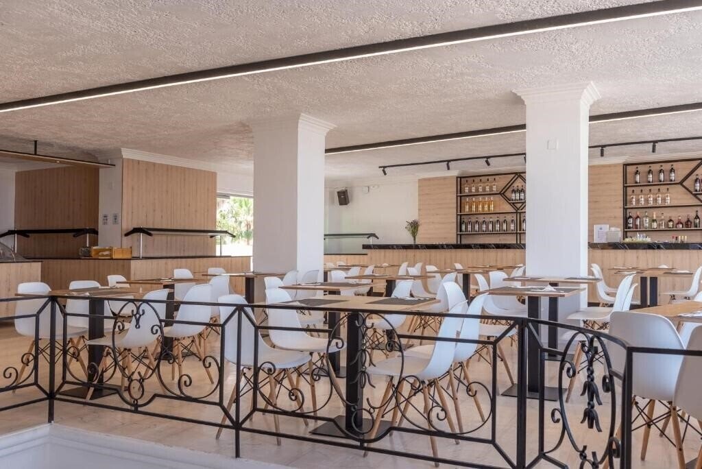 Панорама Azure Mare Hotel 3*