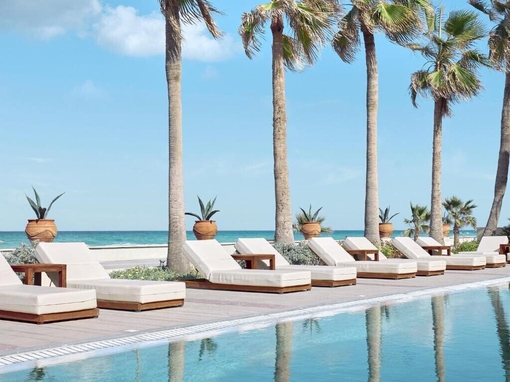 Панорама Grecotel Plaza Beach House 4*