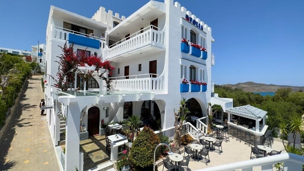 Територія Folia Hotel Apartments 3*