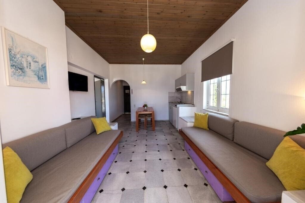 Вид Manias Hotel Apartments 3*