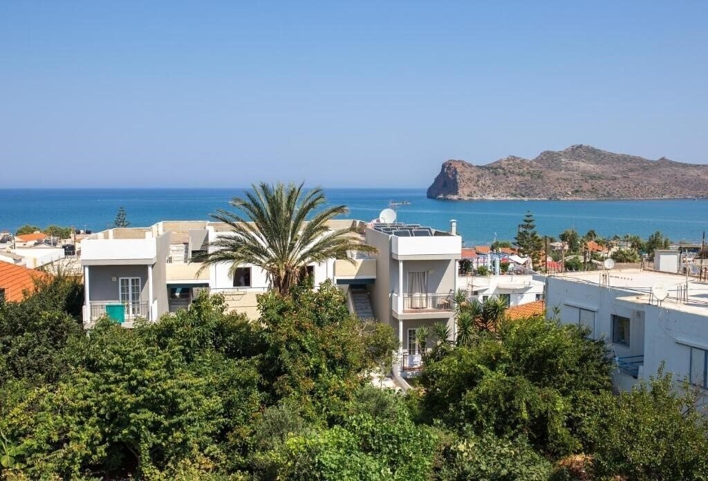 Территория Manias Hotel Apartments 3*