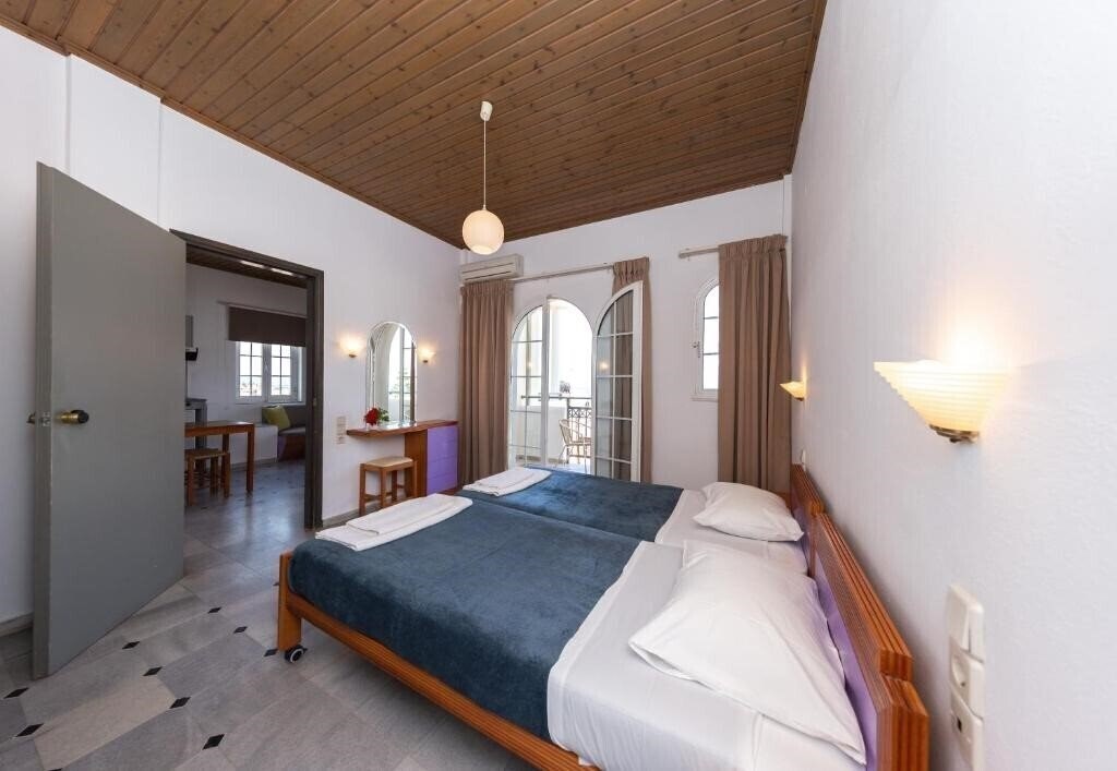 Апартаменты Manias Hotel Apartments 3*