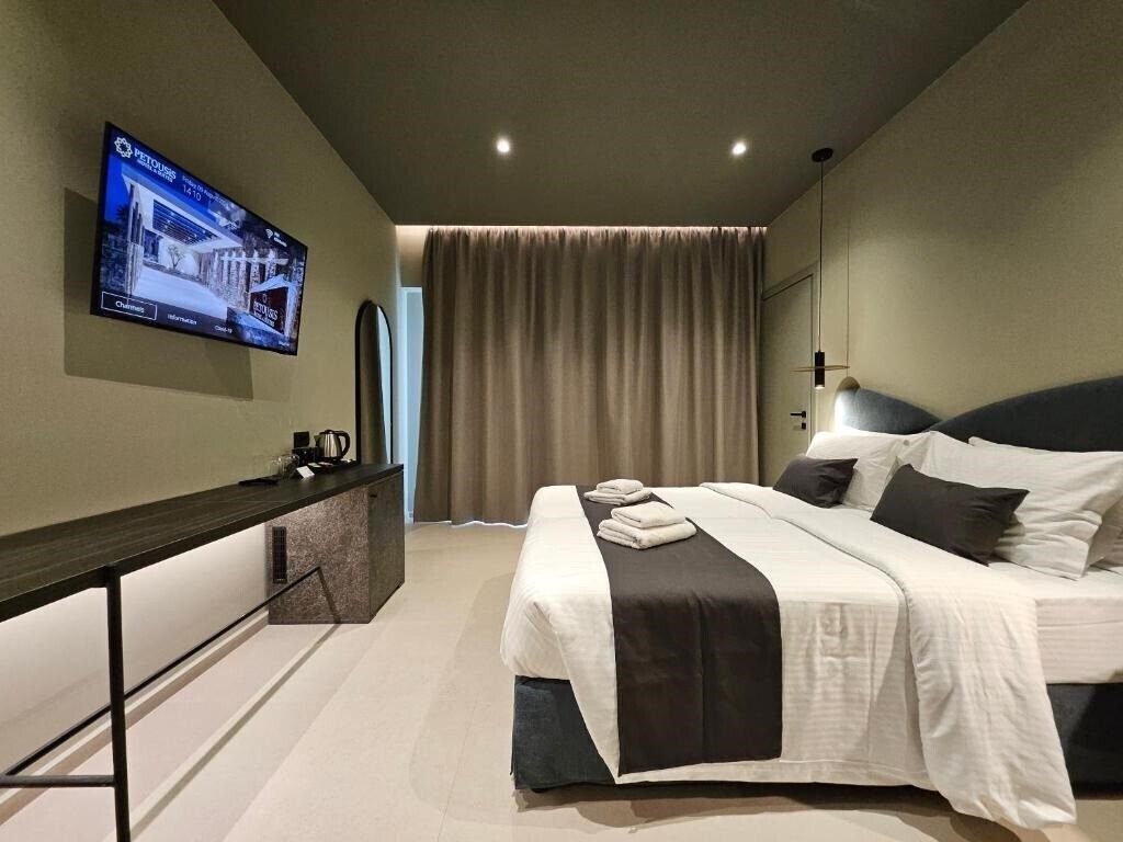 Панорама Petousis Hotel & Suites 4*