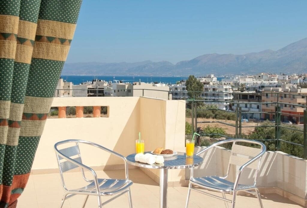 Панорама Senses Blue Boutique Hotel 4*