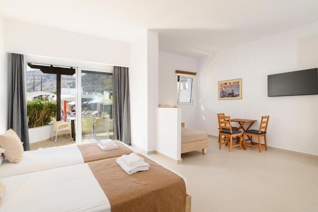 Территория Matina Pefkos Aparthotel 3*