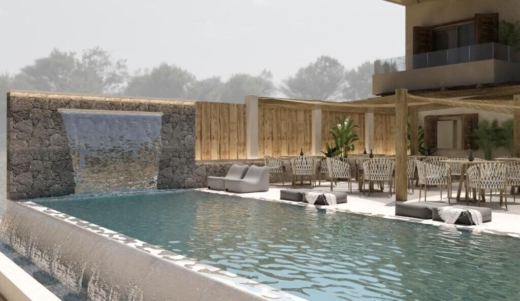 Готель The Noverian Antama Beach 5*