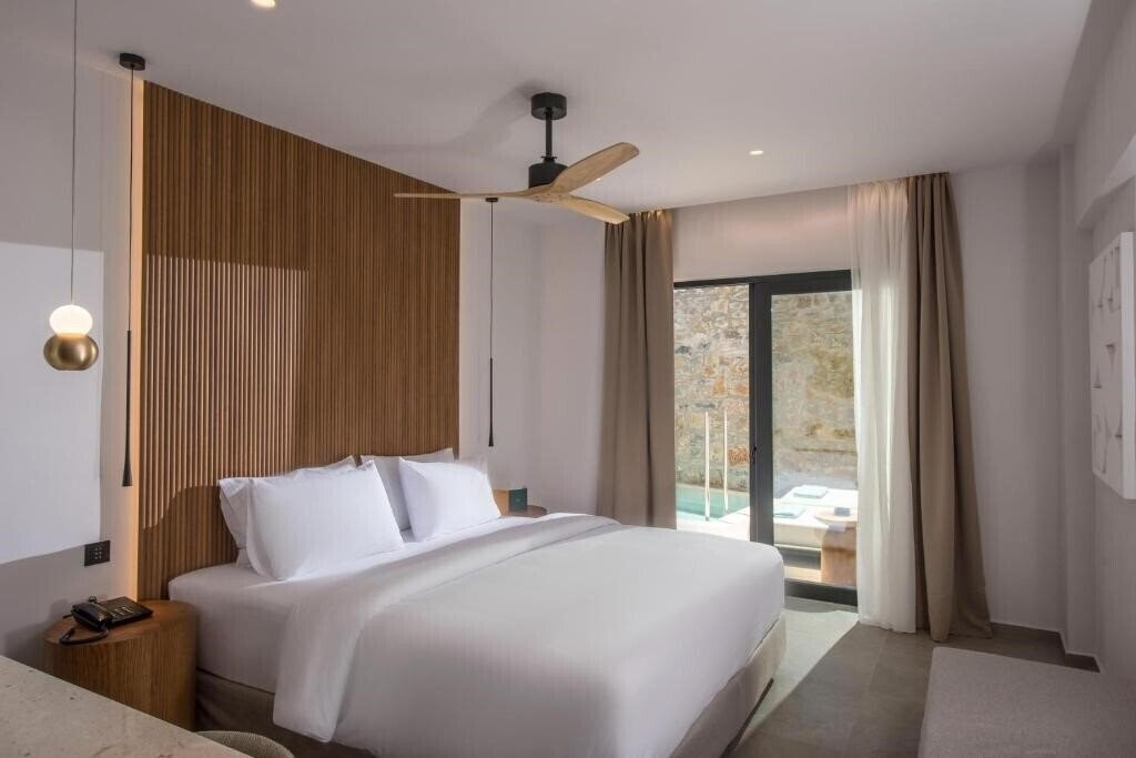 Территория Noble Hotel & Suites 5*