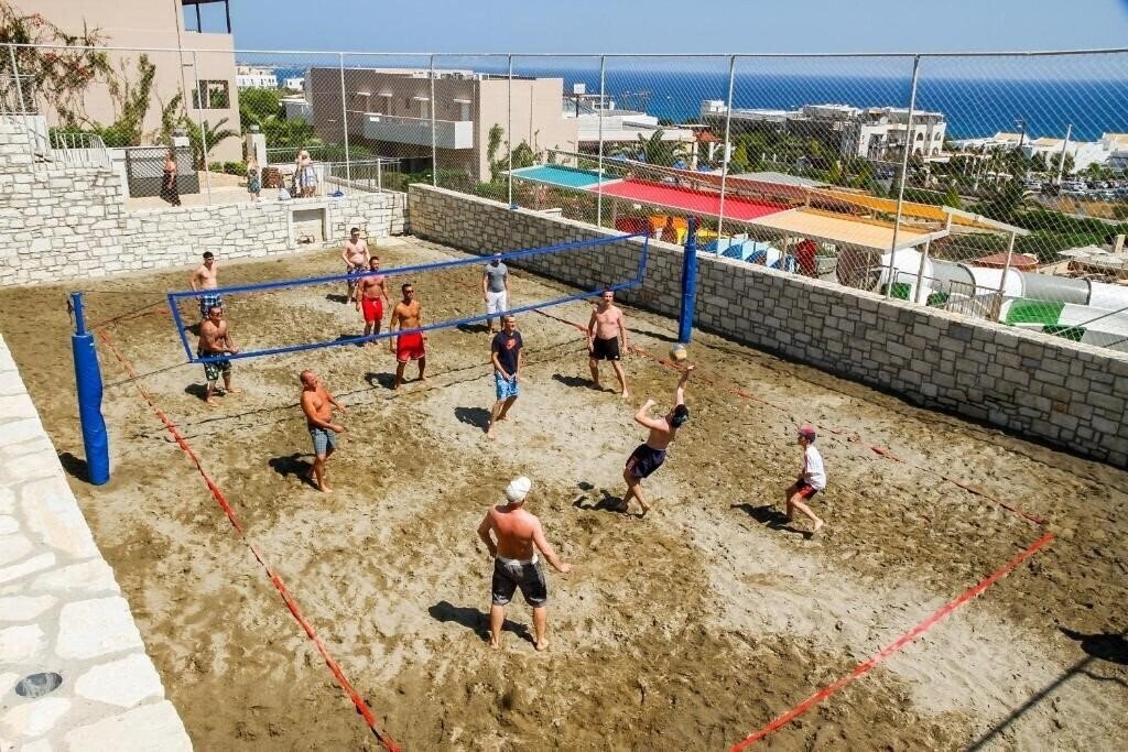 Территория Grand Hotel Holiday Resort 4*