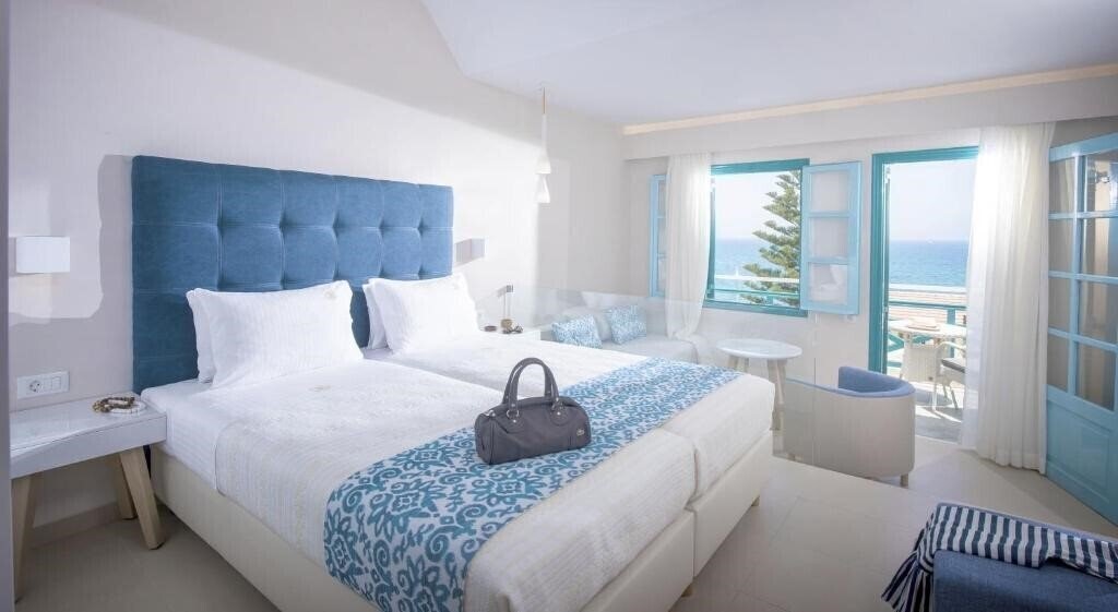 Панорама Petra Beach Apartments 3*