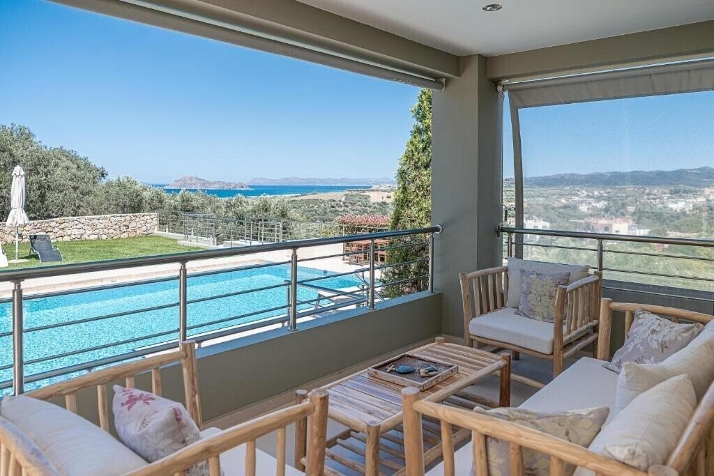 Вид Villa Athinais вилла