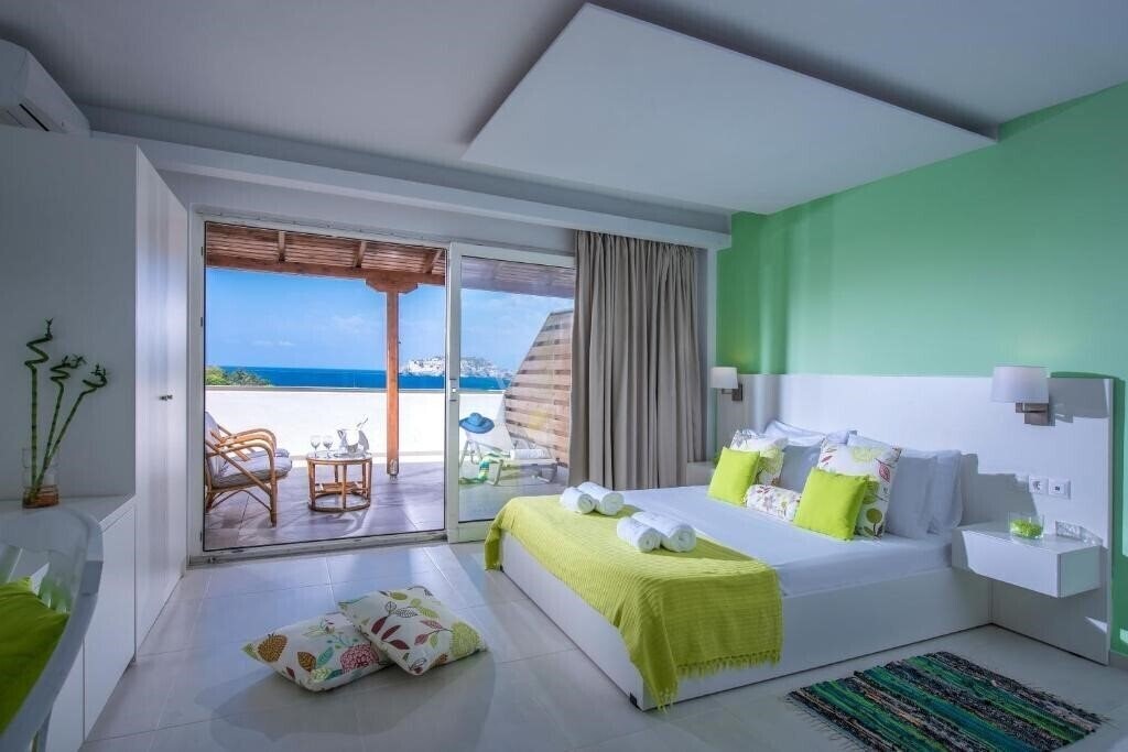 Фото Alexander House 4*