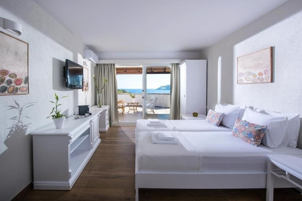 Вид Alexander House 4*