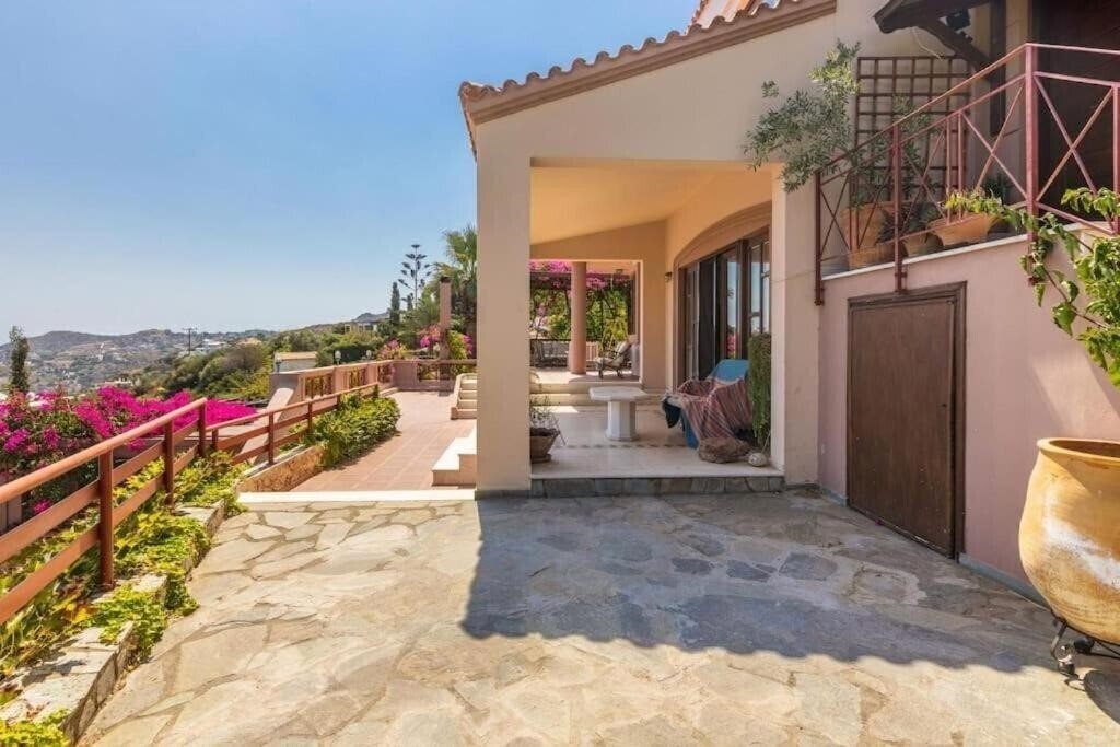 Панорама Fereniki Hotel 3*