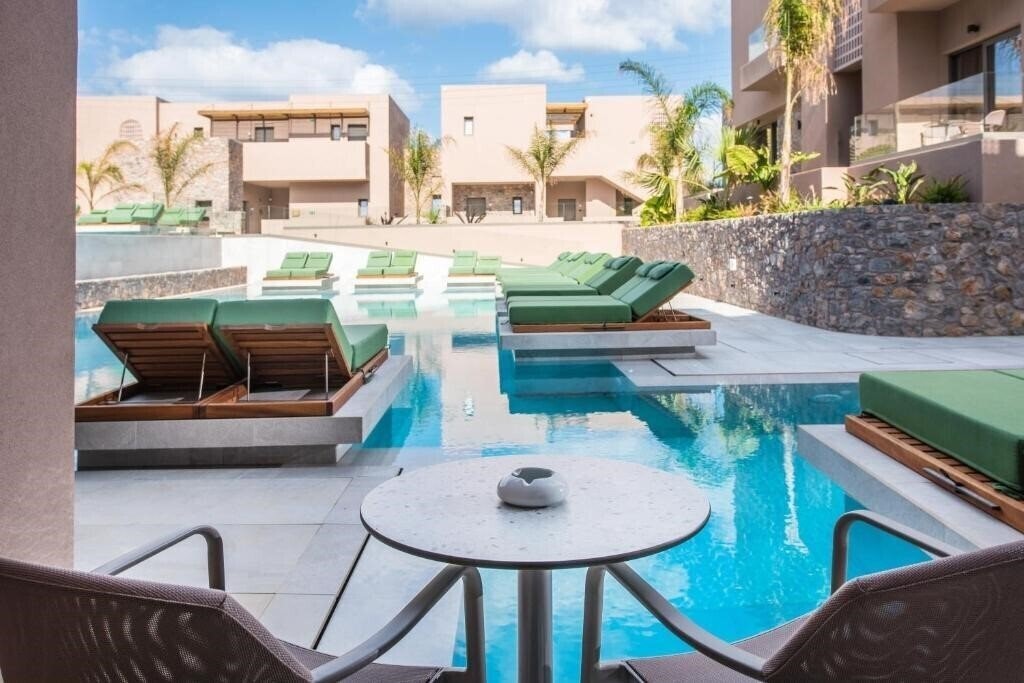 Территория Paralos Venus Suites - Adults Only 5*