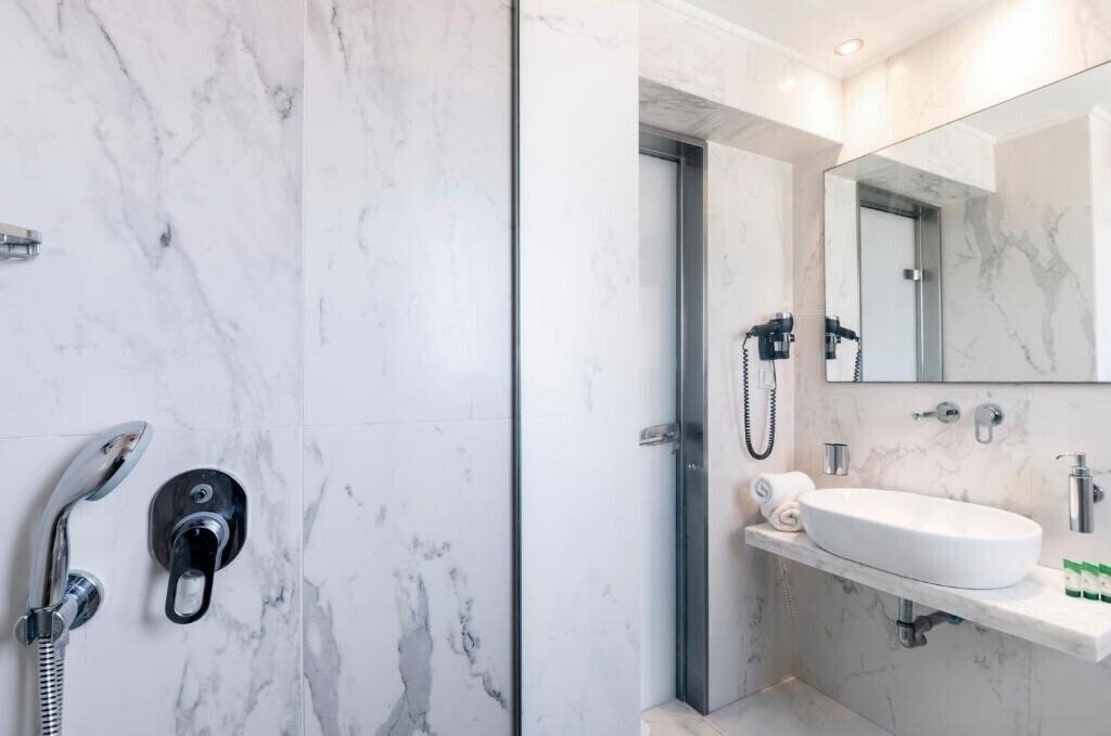 Фотографія Lefkas Hotel 3*