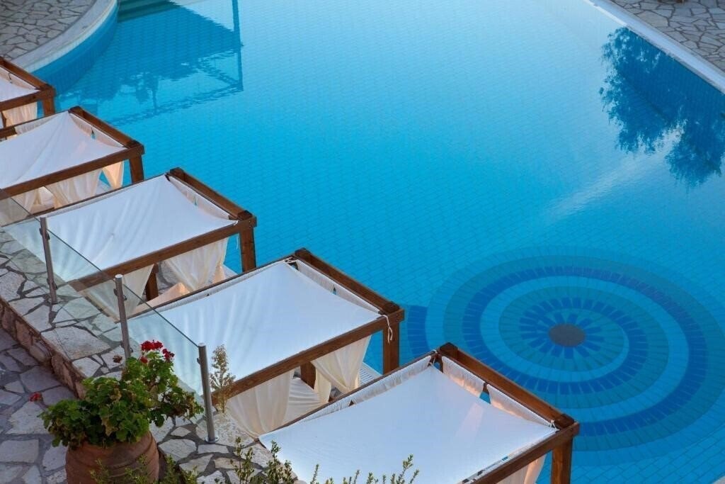 Апартаменты Red Tower Hotel 4*