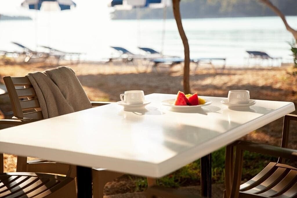 Территория Avra Beach 3*