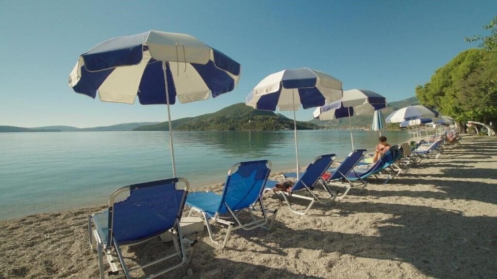 Отель Avra Beach 3*