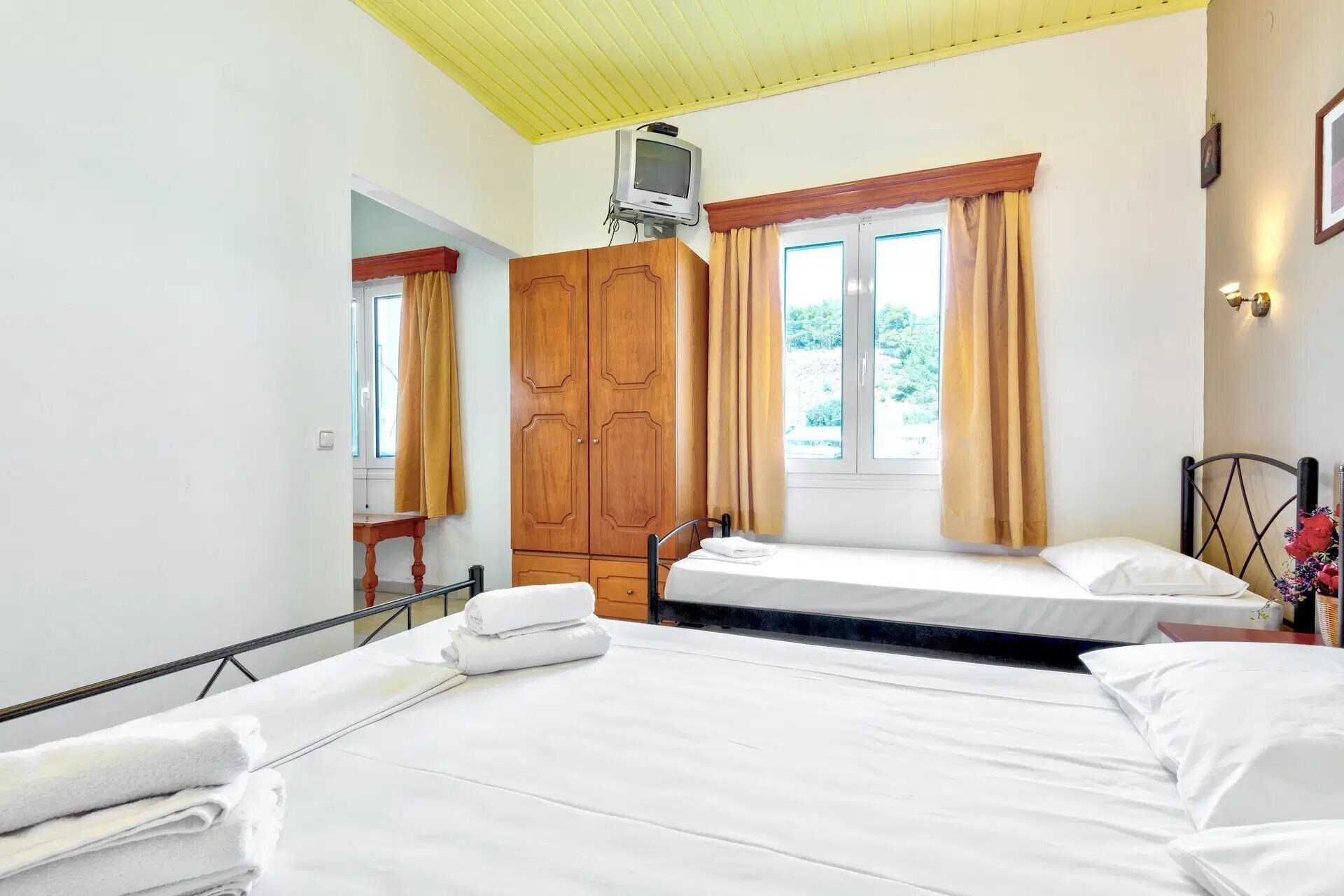 Панорама Rafael Studios 2*