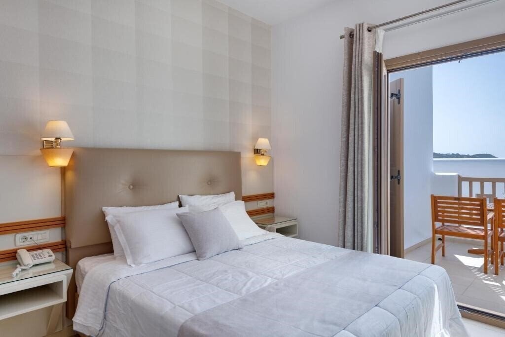 Апартаменти Lithos By Spyros & Flora 3*