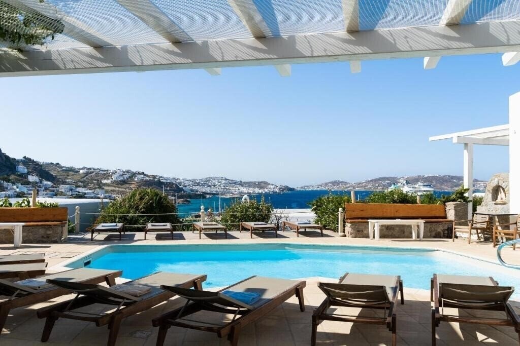 Готель Rhenia 4*