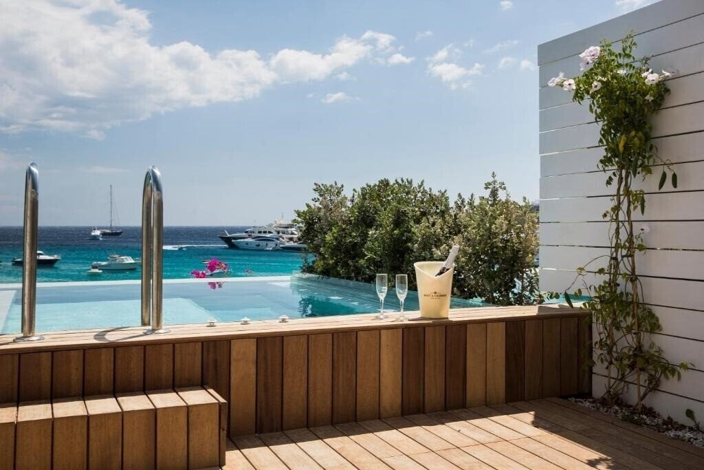 Вид Mykonos Dove Beachfront 5*