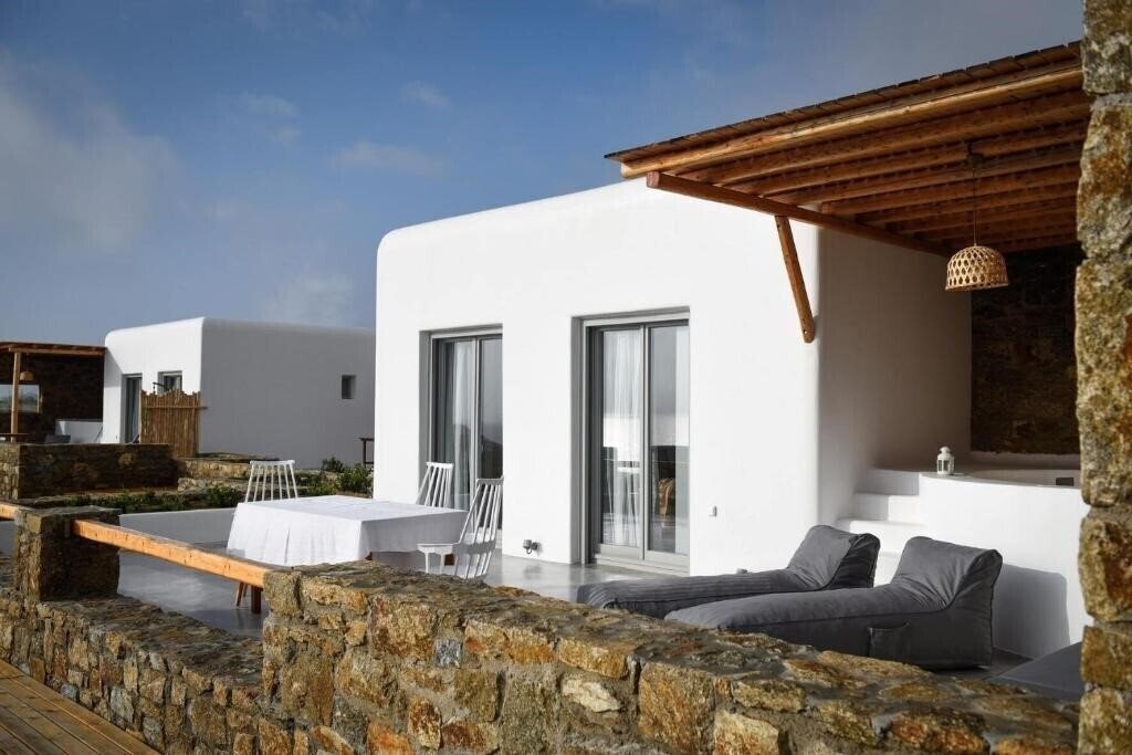 Вид Myconian Crown Suites 3*