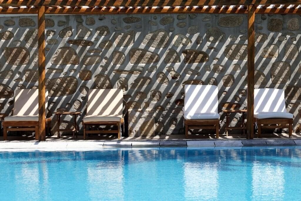 Апартаменты Poseidon Hotel & Suites 4*