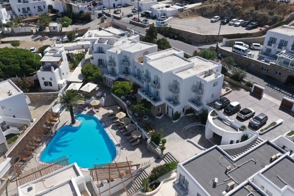 Панорама Poseidon Hotel & Suites 4*