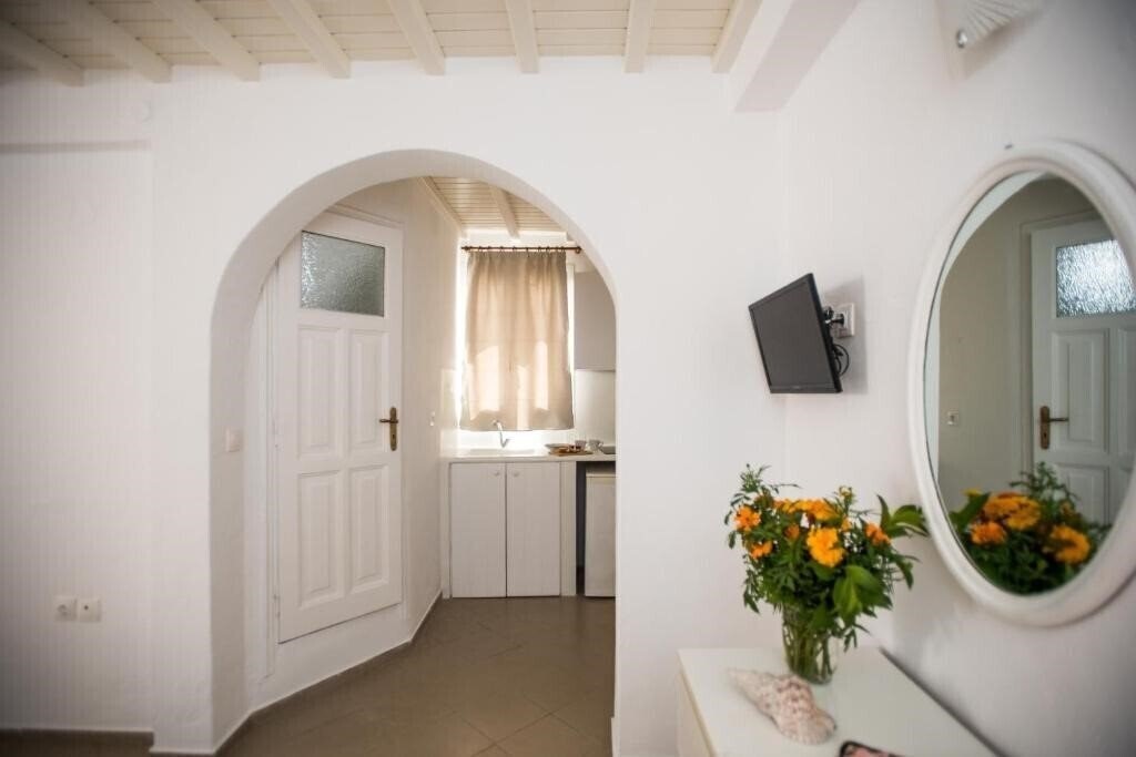 Панорама Lirous Studios 3*