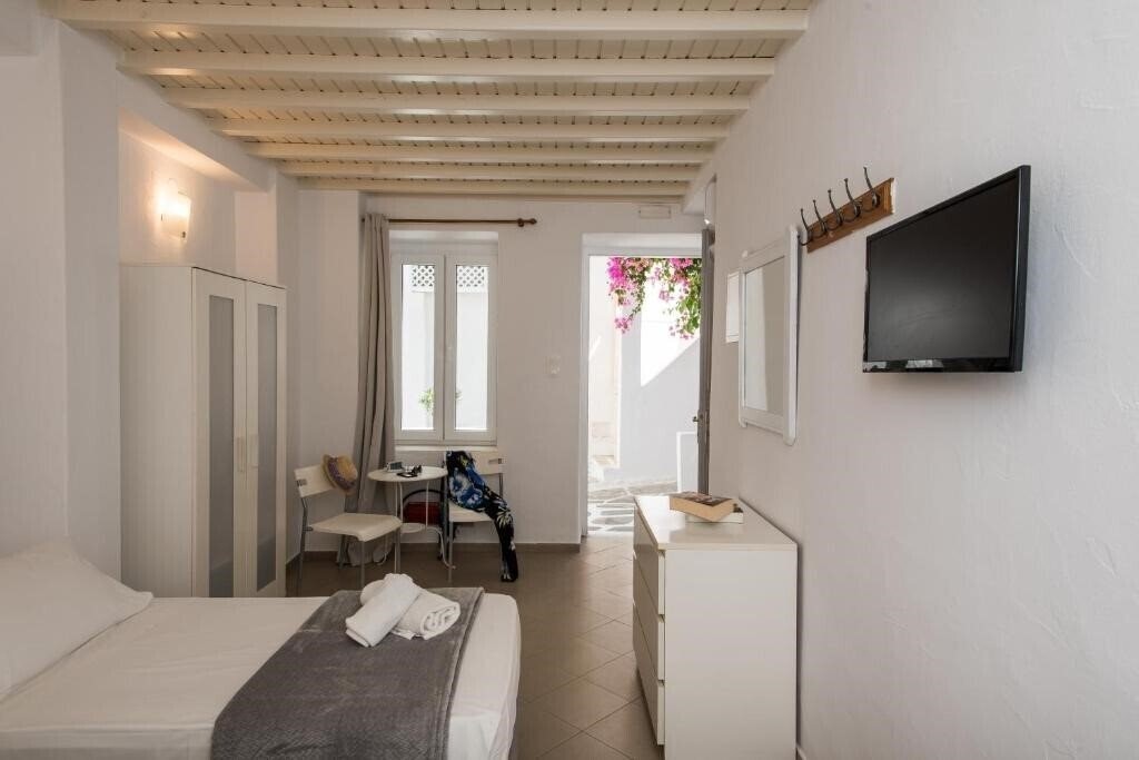 Зображення Lirous Studios 3*