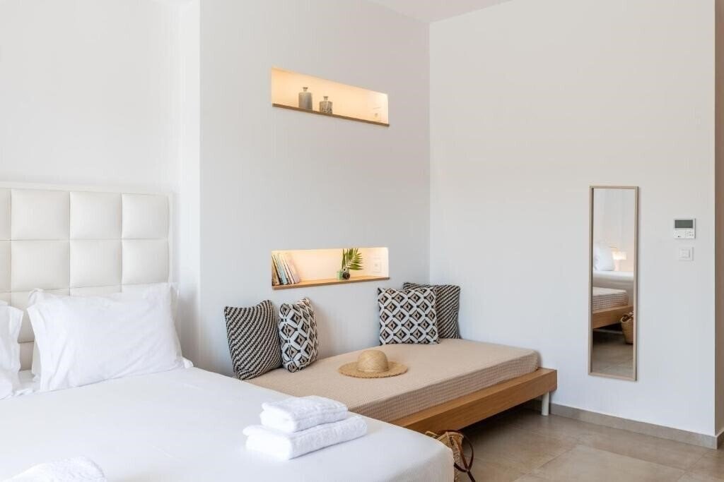 Территория Mykonaki Hotel 3*