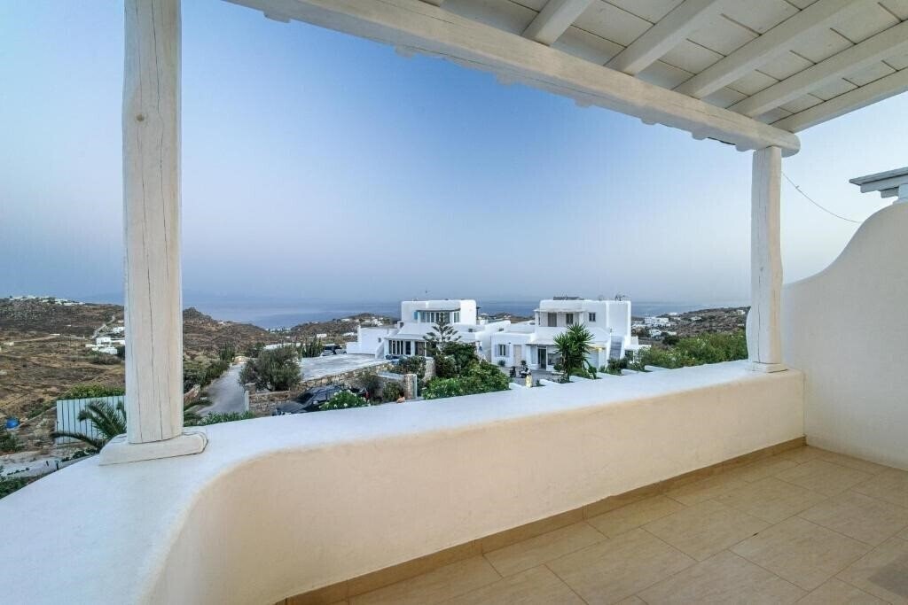 Отель Anius Apartments 3*